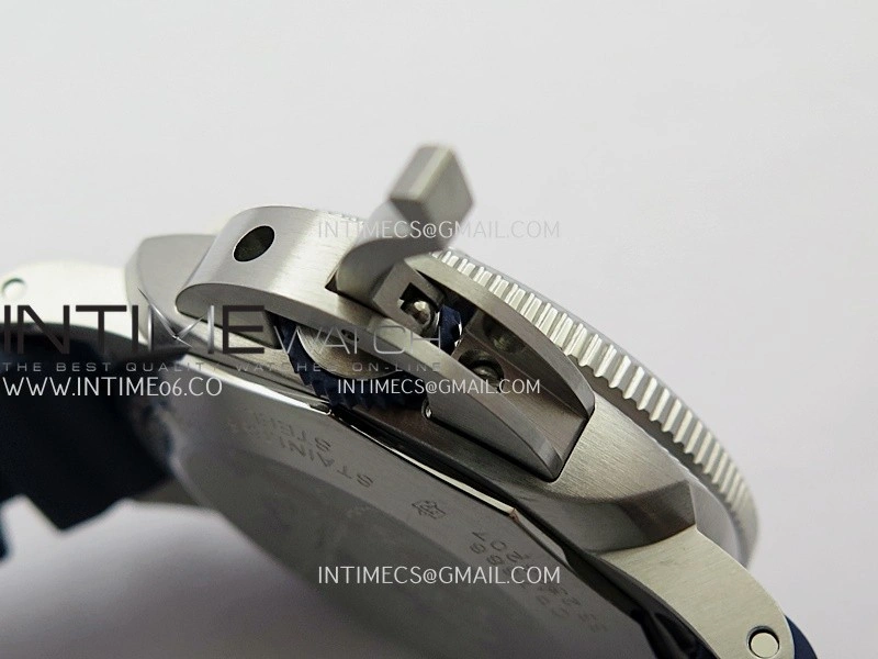 PAM1696 44mm Submersible VSF 1:1 Best Edition White Dial On Blue Rubber Strap P.900 Super Clone